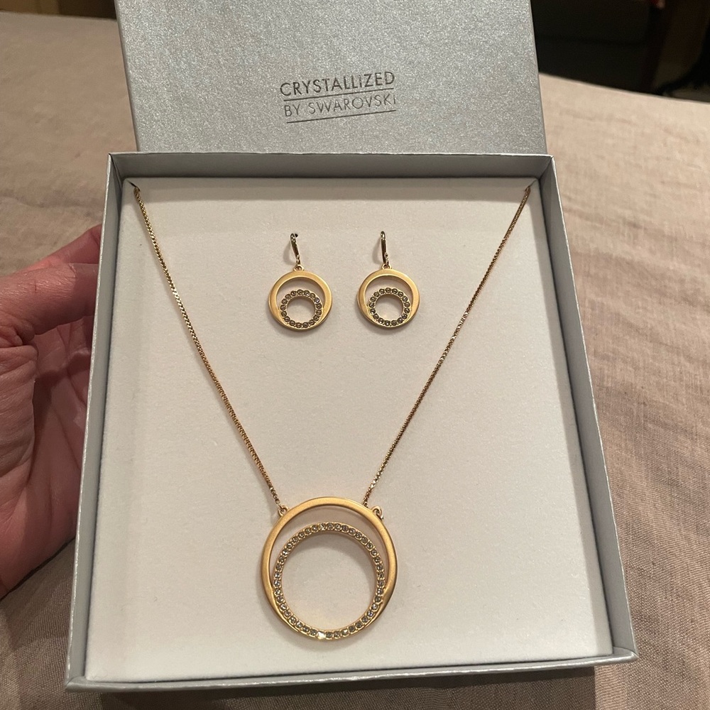 Gold Necklace & earrings Swarovski New